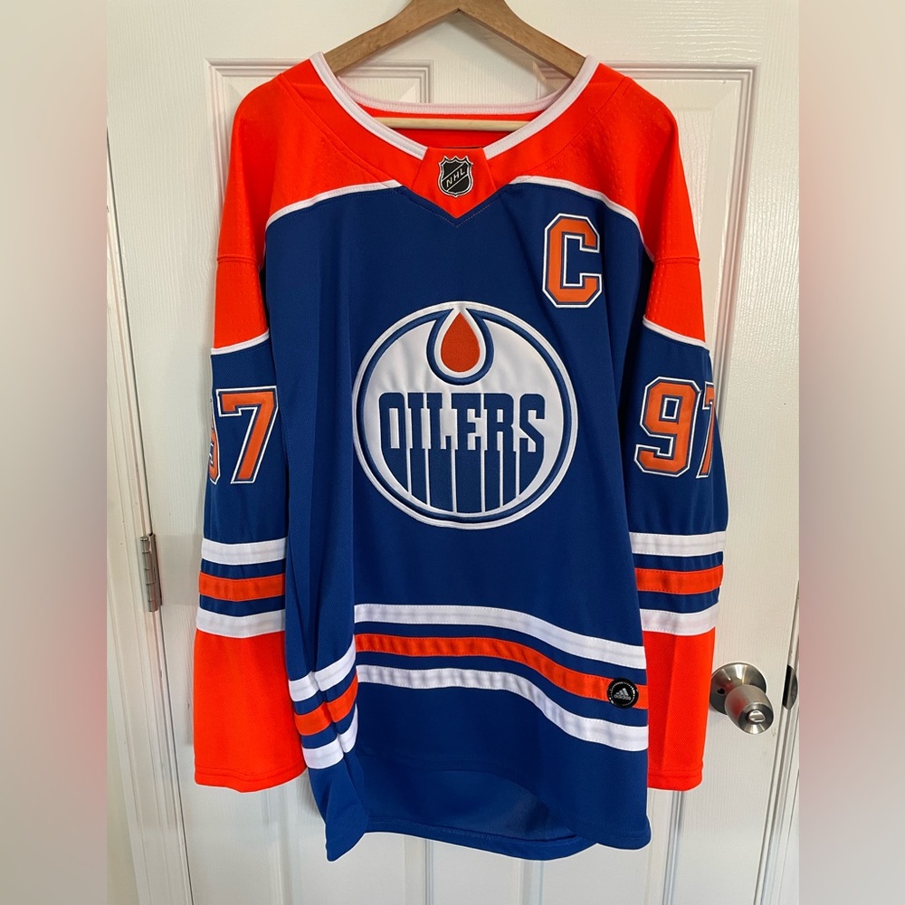 Connor Mcdavid Men’s Edmonton Oilers Jersey Blue- Size 52